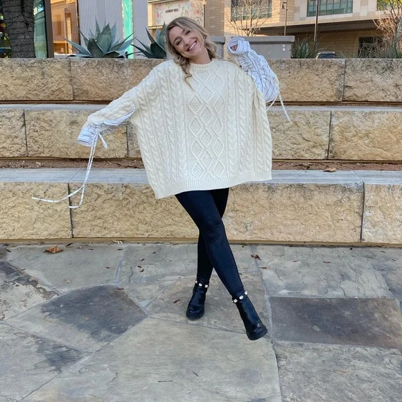 COPY - Storets Sweater - Picture 2 of 5